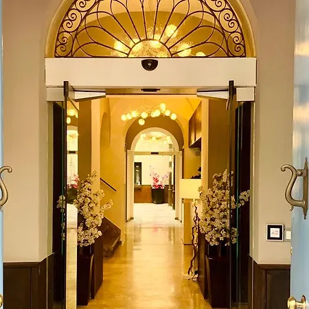 Hotel Akla 4*