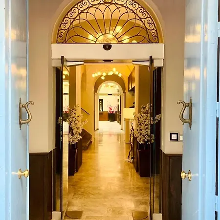 Hotel Akla 4*